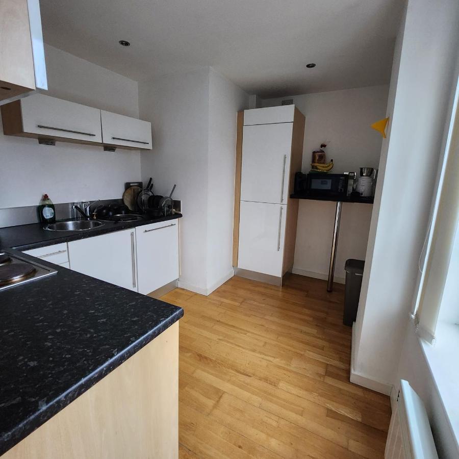 Shared Apartment - Walking From Leeds City Center ภายนอก รูปภาพ