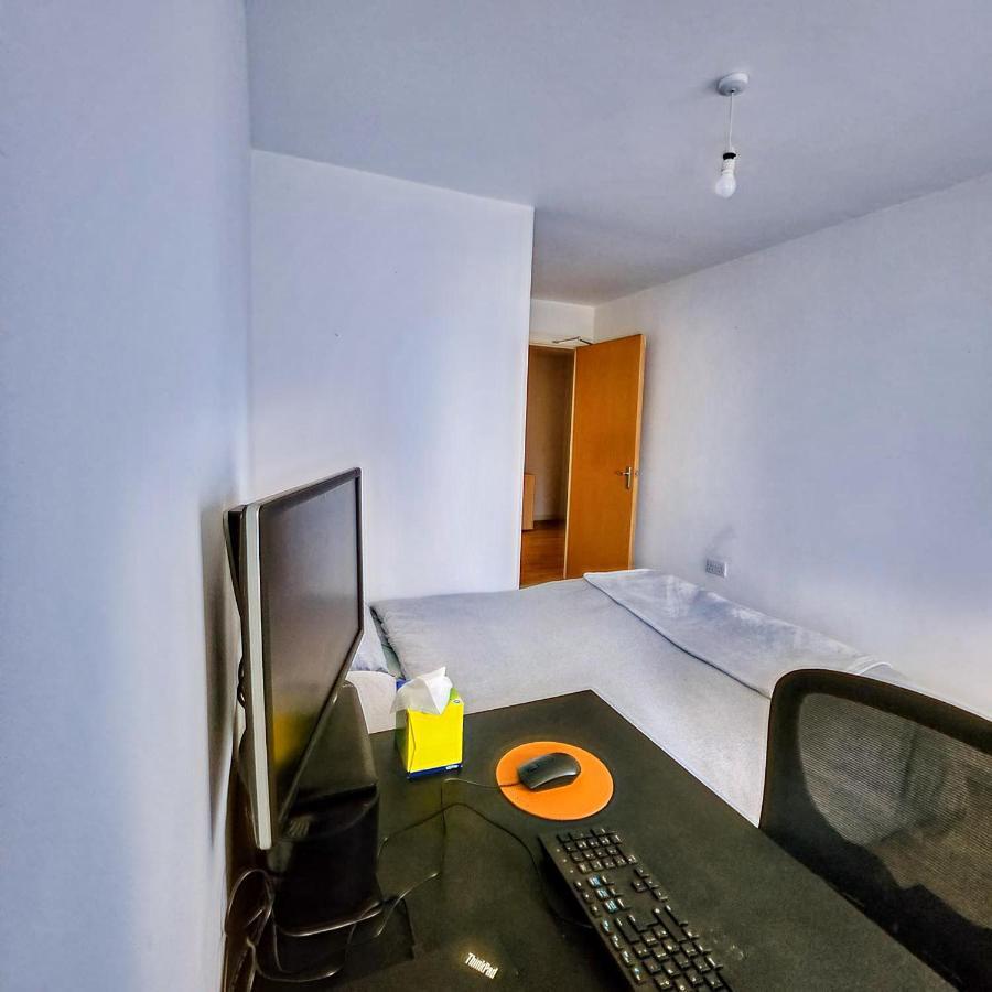 Shared Apartment - Walking From Leeds City Center ภายนอก รูปภาพ