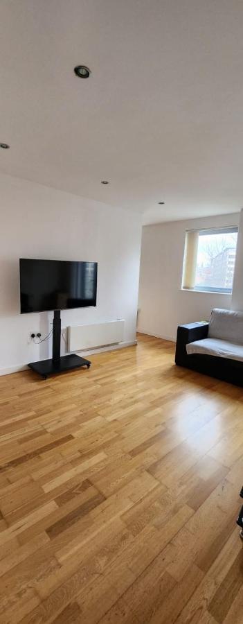 Shared Apartment - Walking From Leeds City Center ภายนอก รูปภาพ