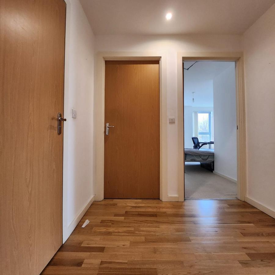 Shared Apartment - Walking From Leeds City Center ภายนอก รูปภาพ