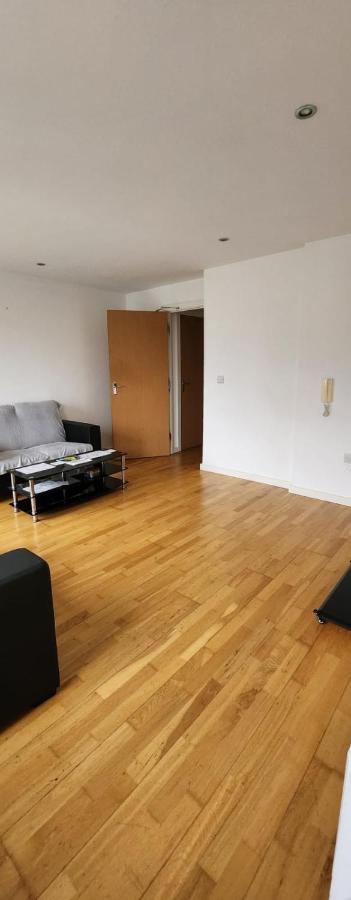 Shared Apartment - Walking From Leeds City Center ภายนอก รูปภาพ